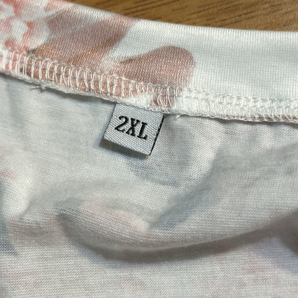 Lovely Muted Floral Tunic - Picture 4 of 4